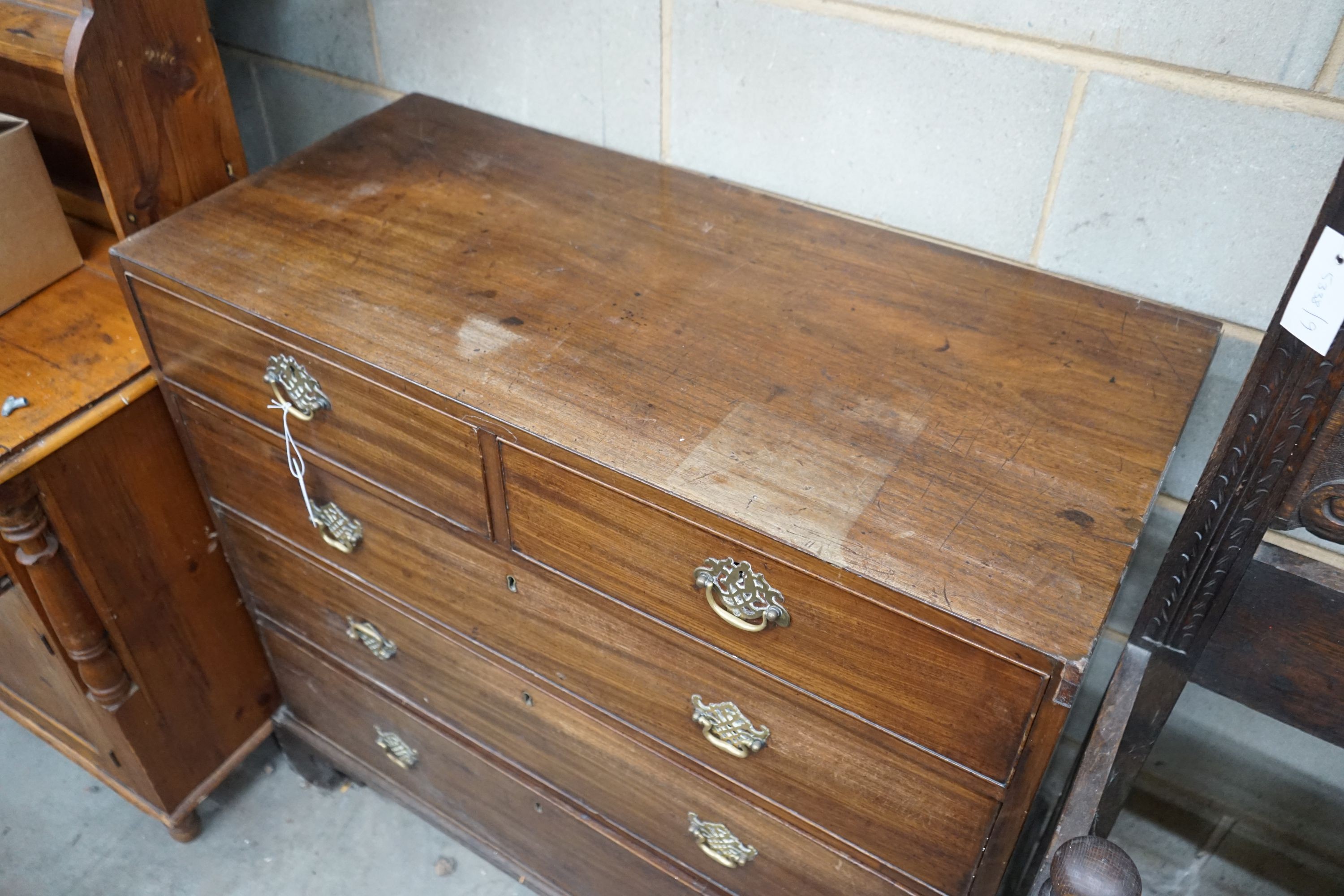 A George III mahogany chest of drawers, width 102cm, depth 47cm, height 97cm
